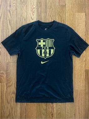 FC Barcelona Crest Nike T-Shirt Size Medium